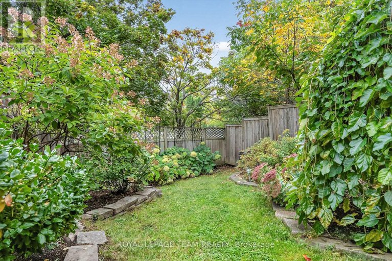 28910918/159-dunbarton-court/cardinal-glen/ottawa/ontario/K1K4L6_34