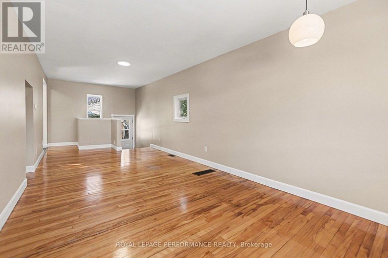 29388559/975-sheridan-avenue/carlington/ottawa/ontario/K1Z6M4_9