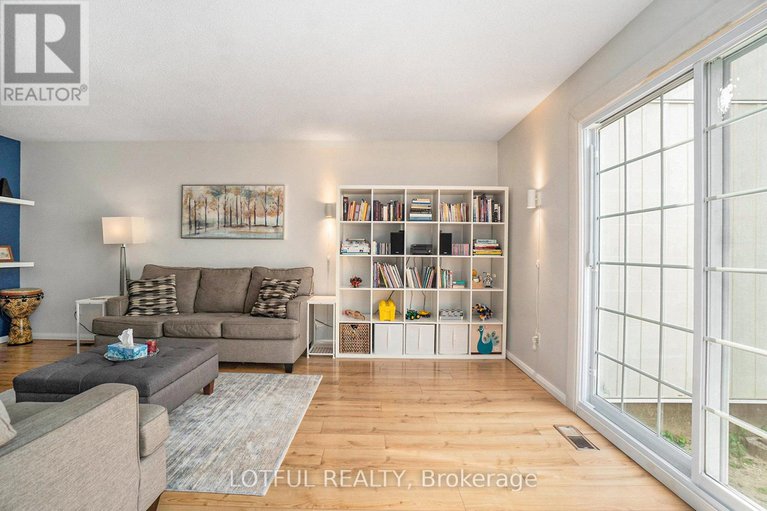 29061693/427-kintyre-private/carleton-square/ottawa/ontario/K2C3M9_8