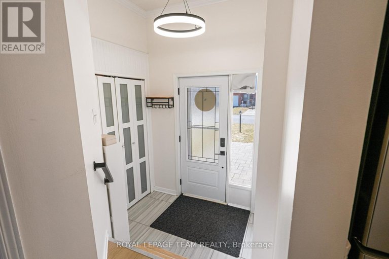 28965378/19-armadale-crescent/cedargrovefraserdale/ottawa/ontario/K2J4A4_2
