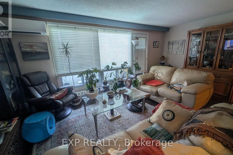 28890063/518-20-chesterton-drive/borden-farmstewart-farmcarleton-heightsparkwood-hills/ottawa/ontario/K2E6Z7_9