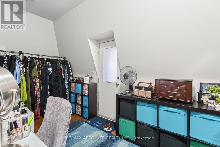 29562763/231-bell-street-n/west-centre-town/ottawa/ontario/K1R7E1_19