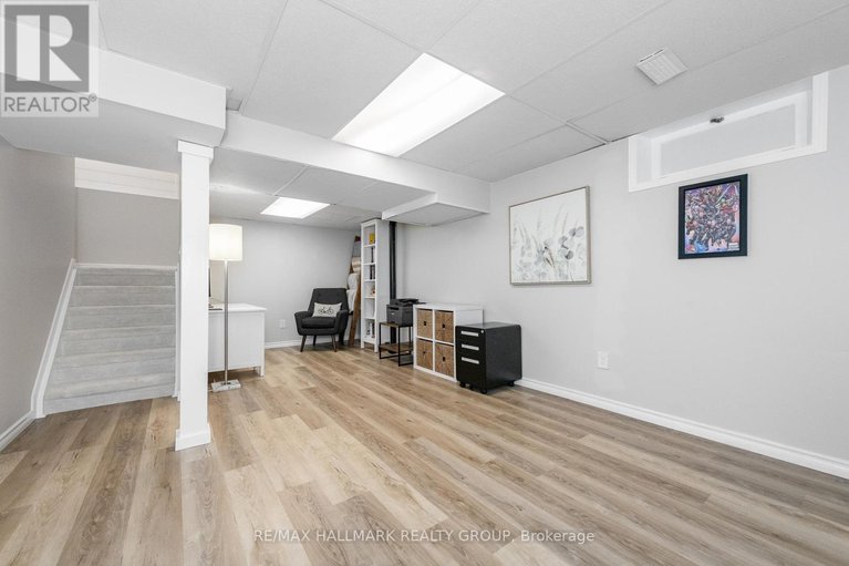 29349068/70-melanie-crescent/glencairnhazeldean/ottawa/ontario/K2L2J8_35