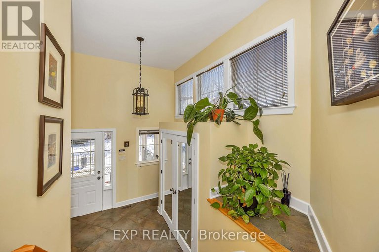 29397622/46-marsh-sparrow-private/morgans-grantsouth-march/ottawa/ontario/K2K3P2_5