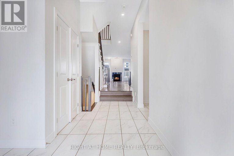 29632848/500-triangle-street/emerald-meadowstrailwest/ottawa/ontario/K2V0M8_6