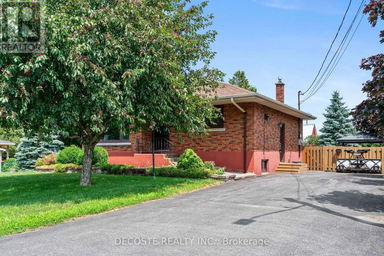 28641944/205-dominion-street-n/alexandria/north-glengarry/ontario/K0C1A0_3