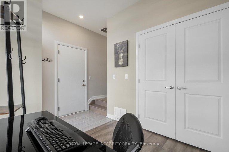 29648108/2722-draper-avenue/redwood-park/ottawa/ontario/K2H0C4_6