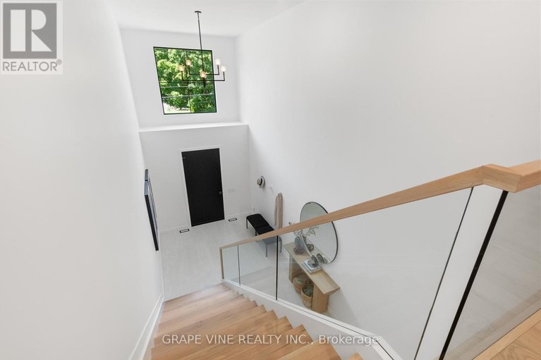 29642909/1108a-falaise-road/borden-farmstewart-farmcarleton-heightsparkwood-hills/ottawa/ontario/K2E6R2_19