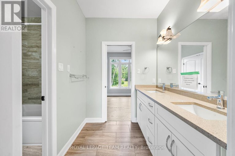 28362636/2500-kearns-way/osgoode-twp-north-of-reg-rd-6/ottawa/ontario/K4P1R9_22