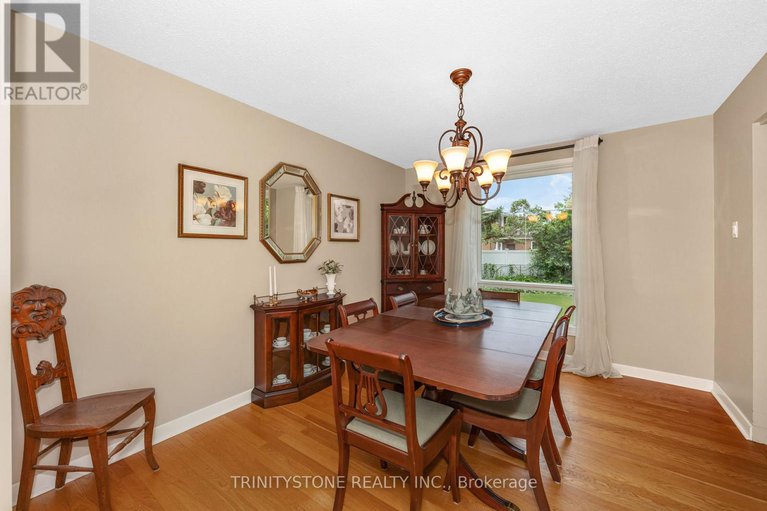 28500513/7-pulford-crescent/bayshore/ottawa/ontario/K2B6L6_12