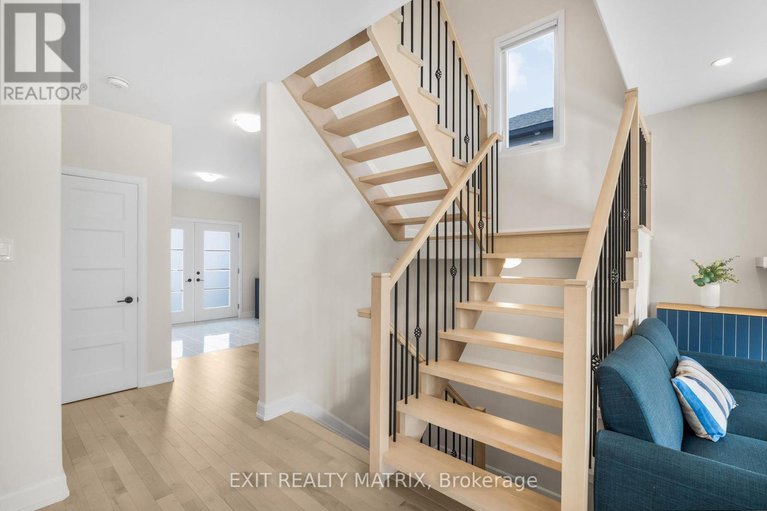 28493432/461-aurora-street/russell-twp/russell/ontario/K4R0L3_5