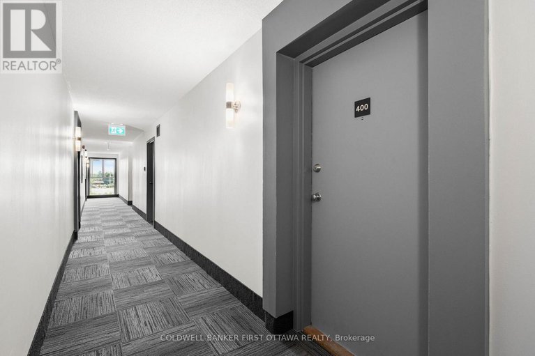 28820214/400-216-viewmount-drive/borden-farmstewart-farmcarleton-heightsparkwood-hills/ottawa/ontario/K2E7X4_5