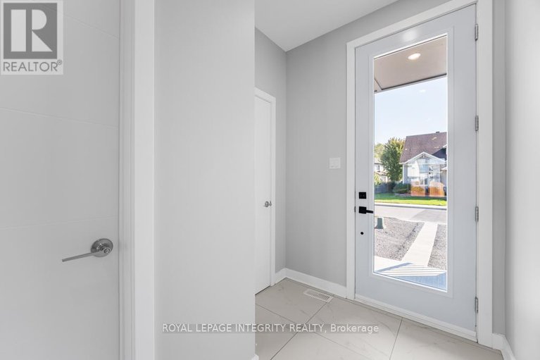 29214070/b-875-contour-street/mer-bleuebradley-estatesanderson-park/ottawa/ontario/K1W0G6_8