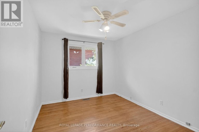 29602212/1879-sharel-drive/urbandale-acres/ottawa/ontario/K1H6W3_13