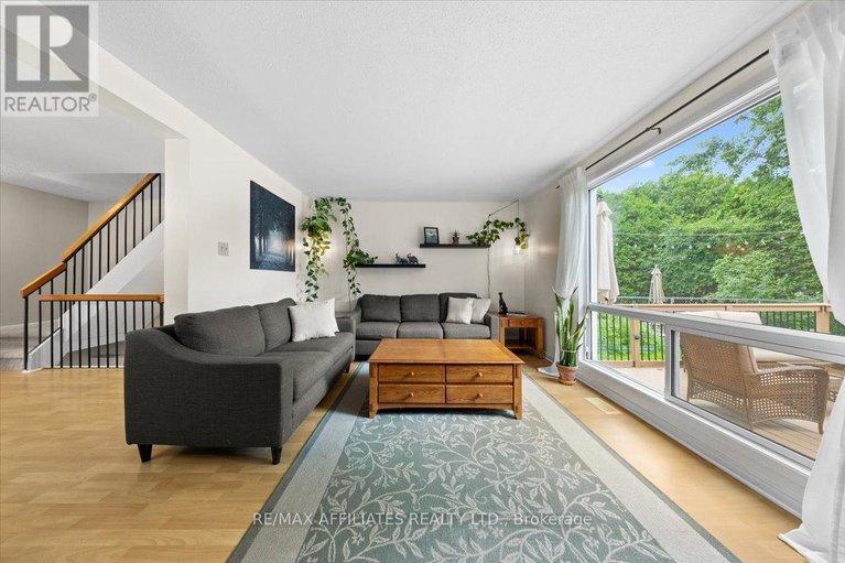 28592351/1150-grenoble-crescent/orleans-wood/ottawa/ontario/K1C2C6_17