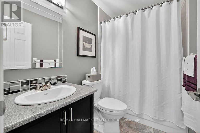 29008692/1915-orchardview-avenue/fallingbrookgardenway-south/ottawa/ontario/K4A3H1_17