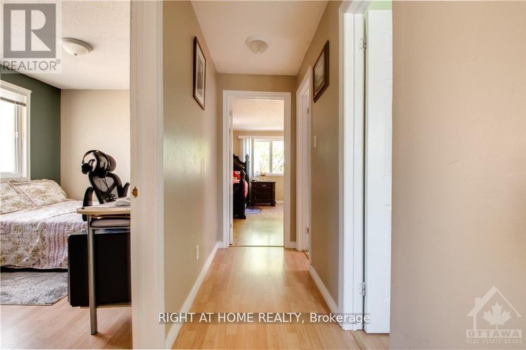 27968976/6078-rivercrest-drive/chapel-hill/ottawa/ontario/K1C5R2_15