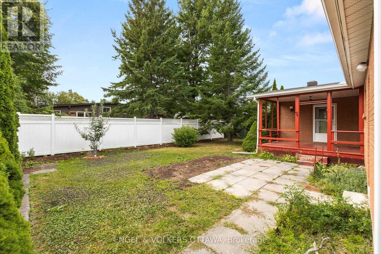 28797761/28-parker-avenue/meadowlandscrestview/ottawa/ontario/K2G3A7_33