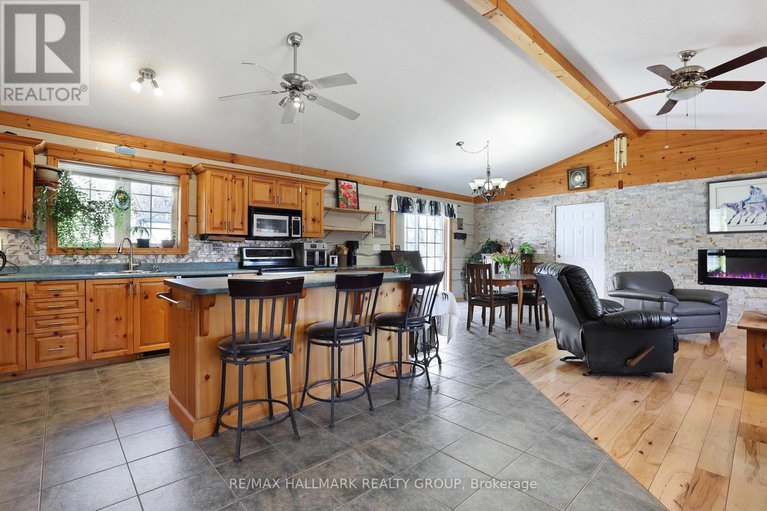 29109824/206-old-pakenham-road/fitzroy/ottawa/ontario/K0A1X0_8