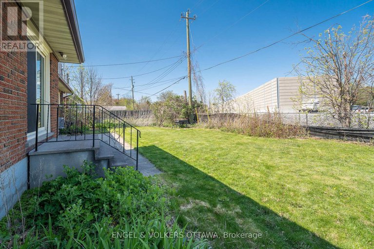 28307166/989-connaught-avenue/queensway-terrace-north/ottawa/ontario/K2B5M7_29