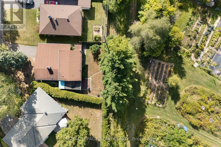 28874346/660-sandra-avenue/elmvale-acres/ottawa/ontario/K1G2Z8_30