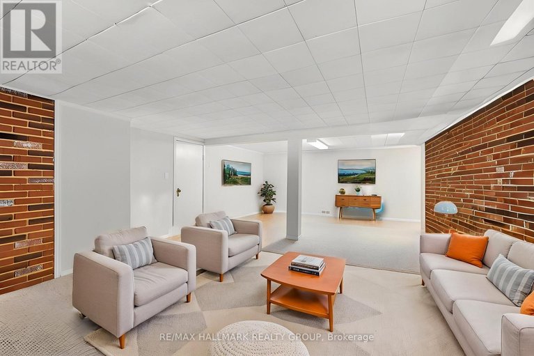 29657775/2075-neepawa-avenue/carlingwood/ottawa/ontario/K2A3L7_34