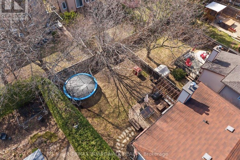 29650202/1715-teakdale-avenue/chapel-hill/ottawa/ontario/K1C6M8_46