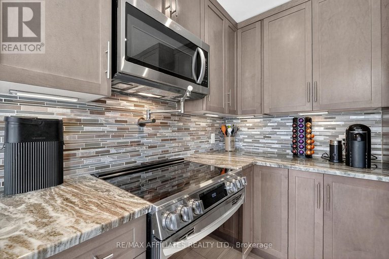 28886097/560-falwyn-crescent/fallingbrookridgemount/ottawa/ontario/K4A2A4_12