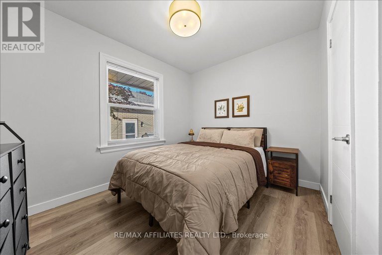 28869216/381-spartan-avenue/vanier/ottawa/ontario/K1K1J6_20