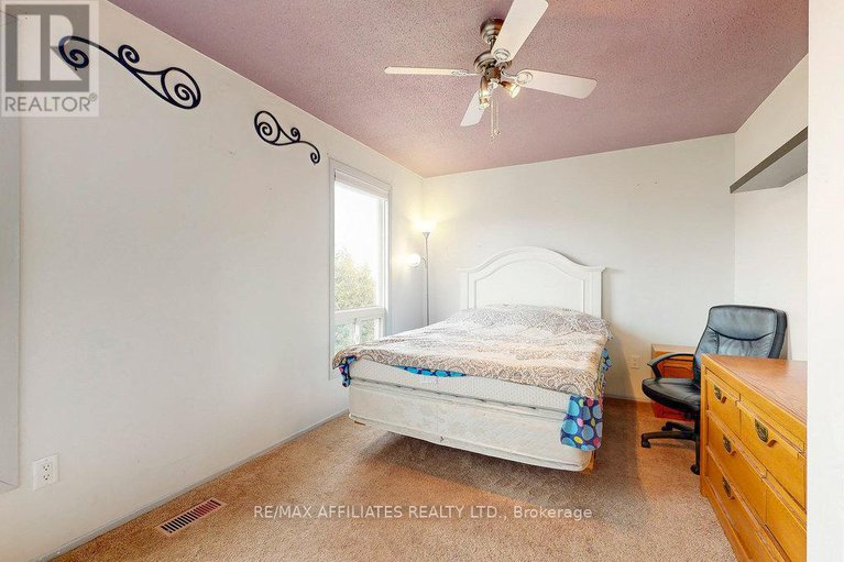 28551721/41-41-bering-court/katimavik/ottawa/ontario/K2L2B8_12