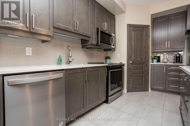 28443105/208-sittelle-private/fallingbrookgardenway-south/ottawa/ontario/K4A1G1_8