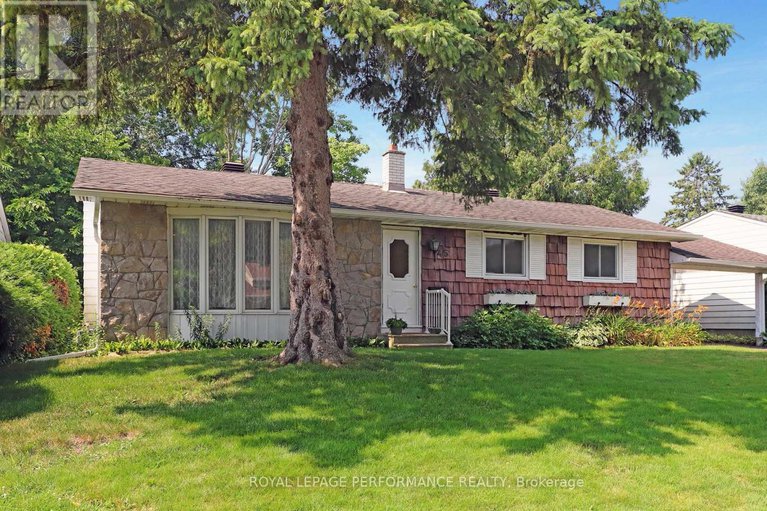 28611578/45-keewatin-crescent/borden-farmstewart-farmcarleton-heightsparkwood-hills/ottawa/ontario/K2E5S2_1