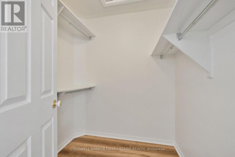 28482188/107-columbia-avenue/hunt-club/ottawa/ontario/K1V1Z3_25
