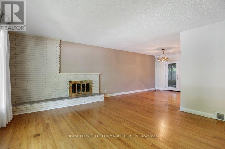 28834458/1388-wesmar-drive/alta-vista/ottawa/ontario/K1H7T5_9