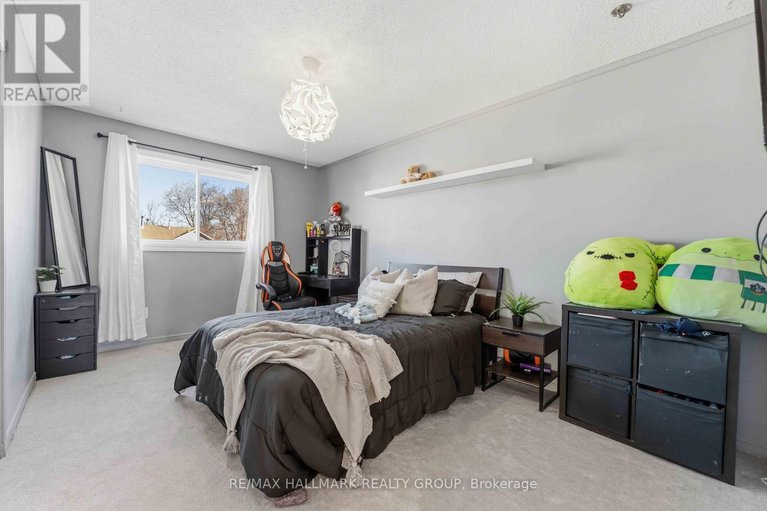 29596241/1091-burgundy-lane/convent-glen/ottawa/ontario/K1C2M9_21