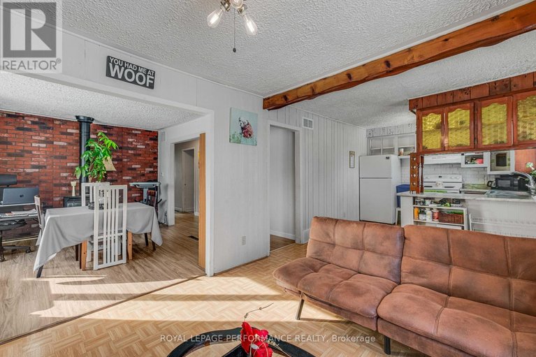 29504497/2082-sandy-hill-road/lorignal/champlain/ontario/K0B1K0_21