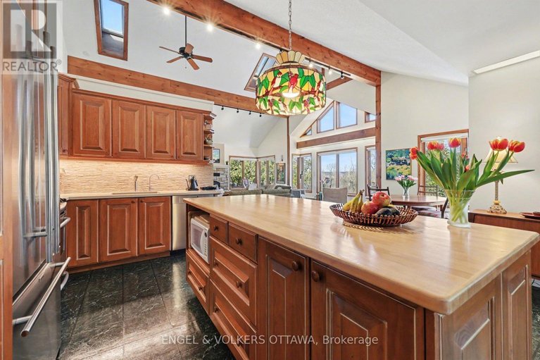 29591546/4637-northwoods-drive/constance-bay/ottawa/ontario/K0A3M0_17