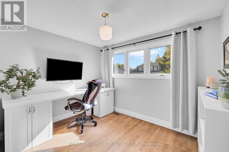 28989053/118-queensline-drive/bruce-farmgraham-parkqualicumbellands/ottawa/ontario/K2H7J5_31