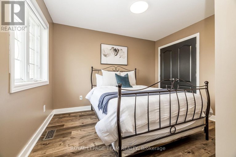 28449853/333-timbertrail-terrace/springridgeeast-village/ottawa/ontario/K4A5A6_34