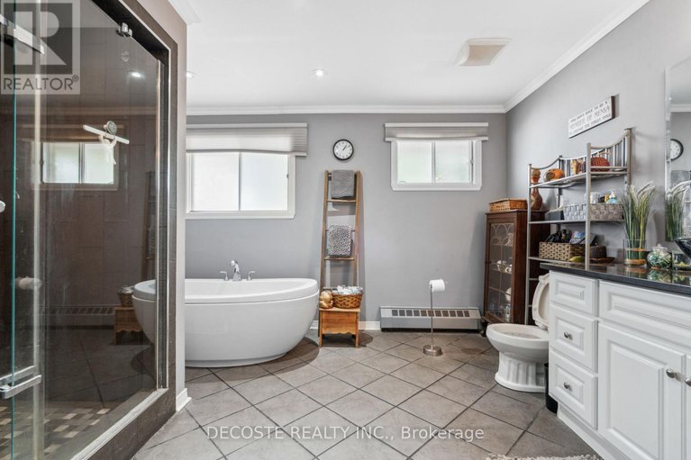 28517069/114-st-george-street-w/alexandria/north-glengarry/ontario/K0C1A0_17