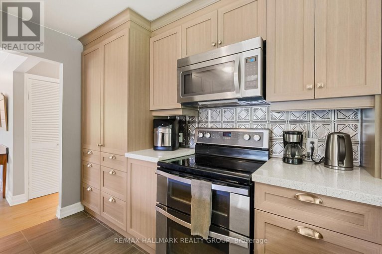 28579608/1048-kerwin-road/kanata-north-east/ottawa/ontario/K2K1X7_11