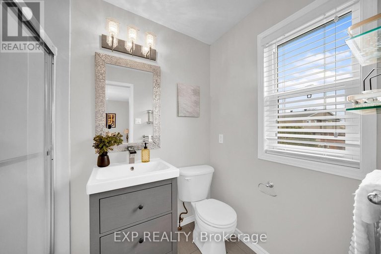 29679088/143-arcola-private/overbrookcastle-heights/ottawa/ontario/K1K4W9_24
