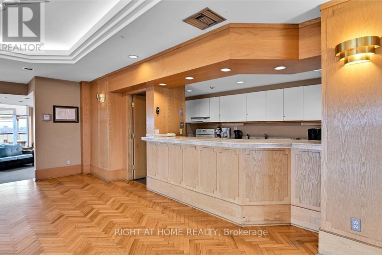 29628512/909-2759-carousel-crescent/emerald-woodssawmill-creek/ottawa/ontario/K1T2N5_41