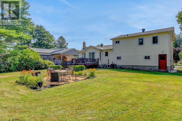 28805867/124-des-pins-street/village-of-russell/russell/ontario/K4R1C5_46