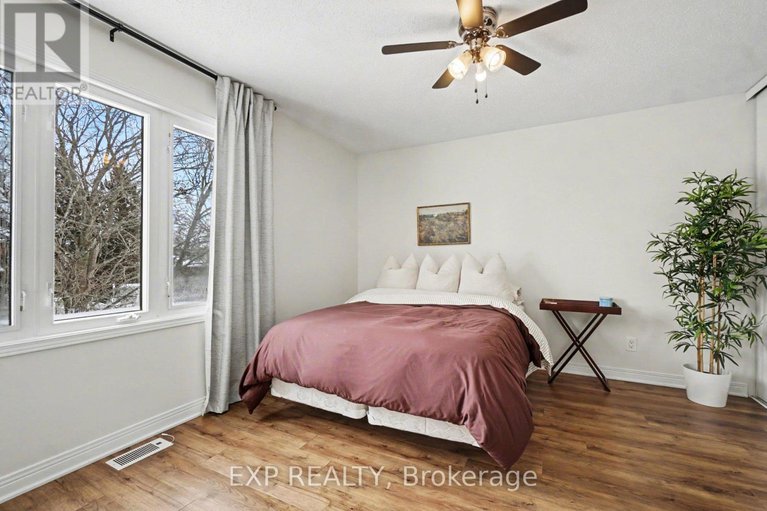 29399476/710-princess-louise-drive/fallingbrookridgemount/ottawa/ontario/K4A3G9_24