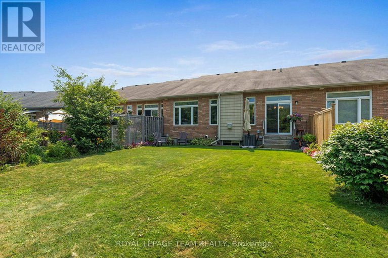 28746377/920-burwash-landing-bay/morgans-grantsouth-march/ottawa/ontario/K2W0C8_31