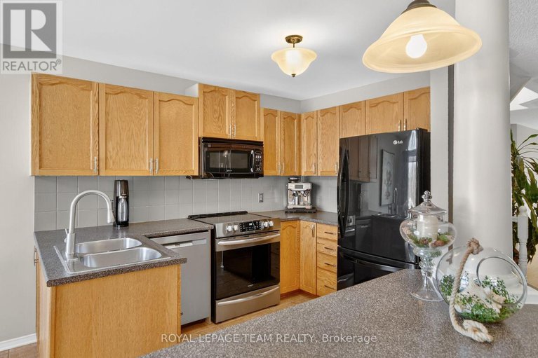 29421780/6302-sablewood-place/chapel-hill/ottawa/ontario/K1C7M6_15