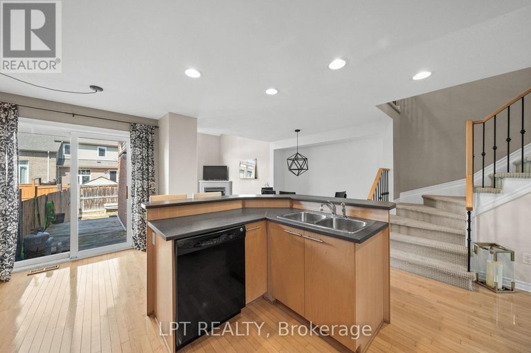 29592381/485-grey-seal-circle/riverside-southgloucester-glen/ottawa/ontario/K1V2H7_10