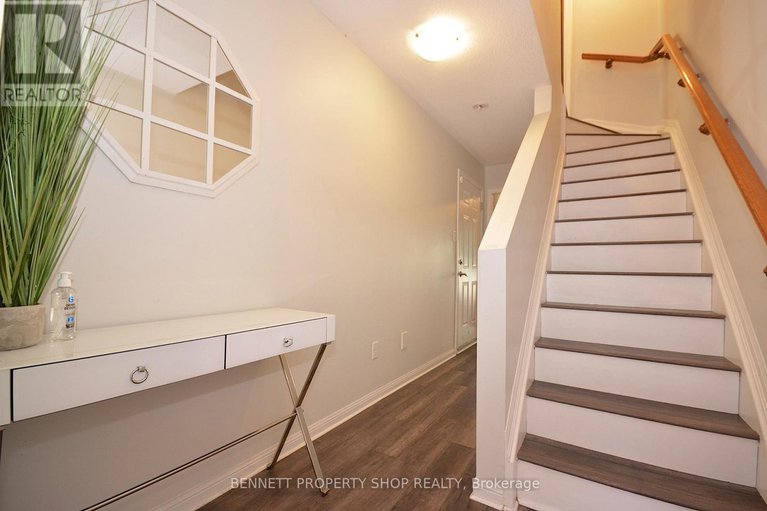 28876724/706-sanibel-private/westcliffe-estates/ottawa/ontario/K2H0A8_2