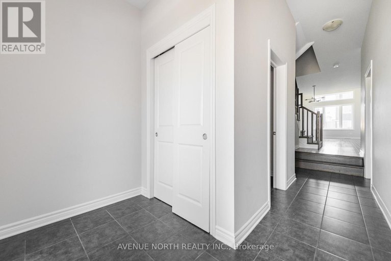 29241567/1024-kijik-crescent/blossom-parkkemp-parkfindlay-creek/ottawa/ontario/K1X0G9_5